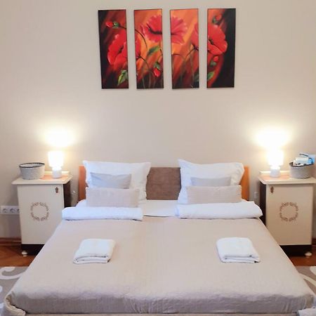 Ekszerdoboz Apartman Egerアパートメント エクステリア 写真