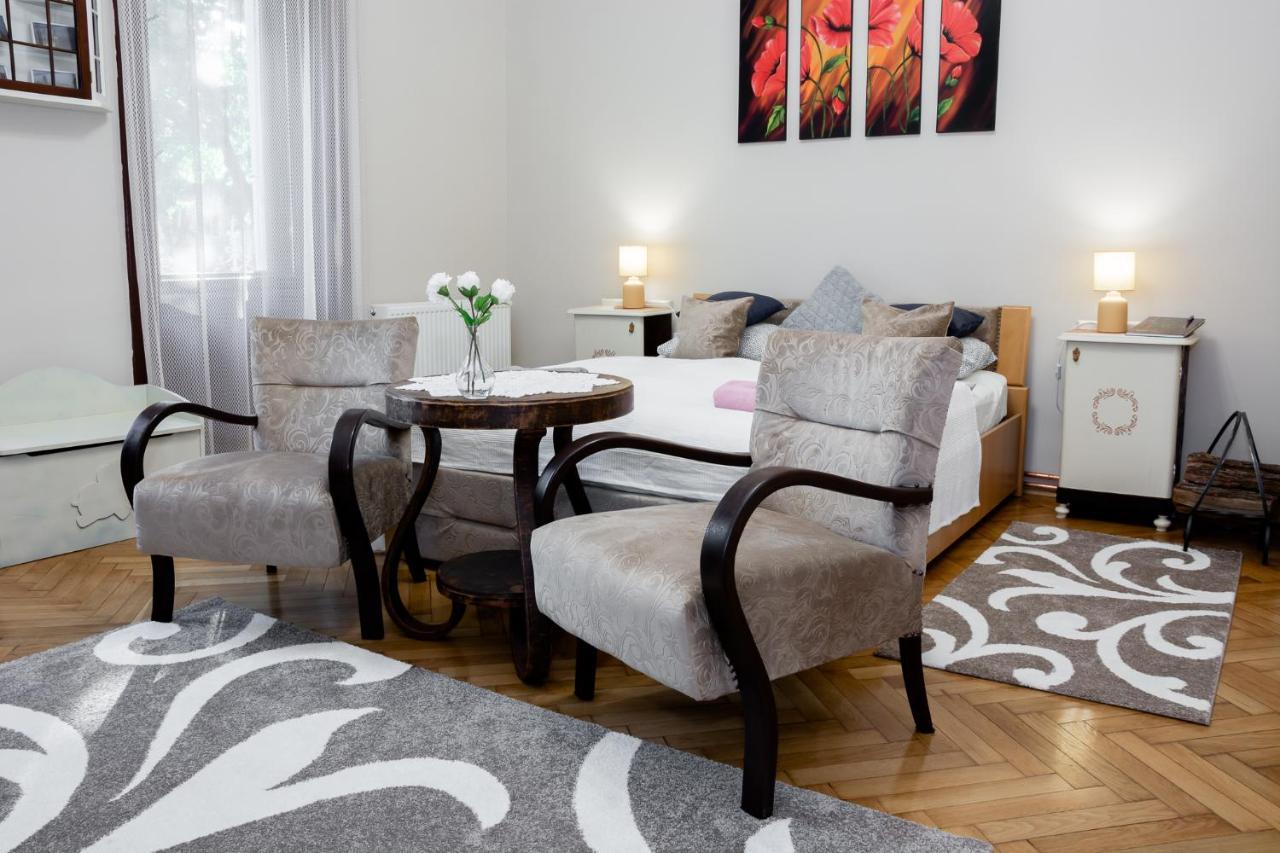 Ekszerdoboz Apartman Egerアパートメント エクステリア 写真