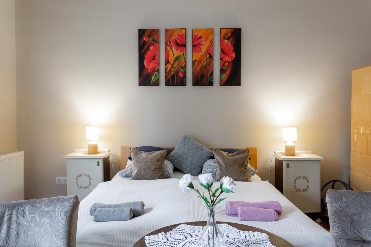 Ekszerdoboz Apartman Egerアパートメント エクステリア 写真