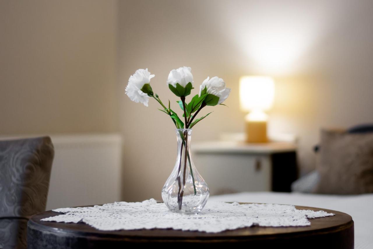 Ekszerdoboz Apartman Egerアパートメント エクステリア 写真