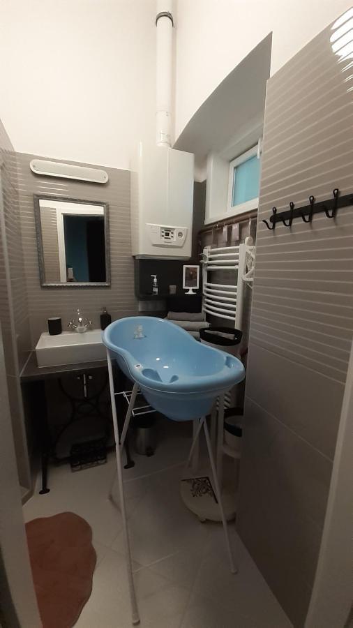 Ekszerdoboz Apartman Egerアパートメント エクステリア 写真